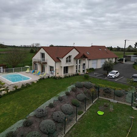 Gite Montgolfiere 6 Personnes Chatellerault Exterior photo