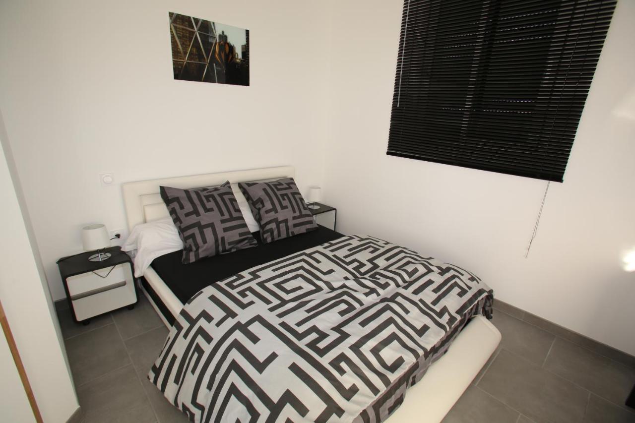 Gite Montgolfiere 6 Personnes Chatellerault Exterior photo