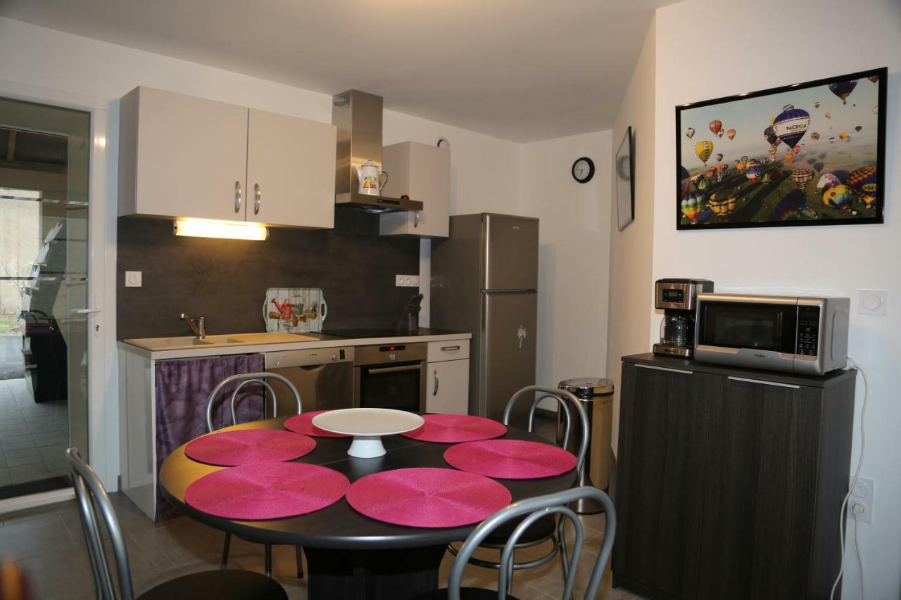 Gite Montgolfiere 6 Personnes Chatellerault Exterior photo
